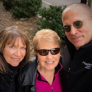 Meet your Posher, Lois